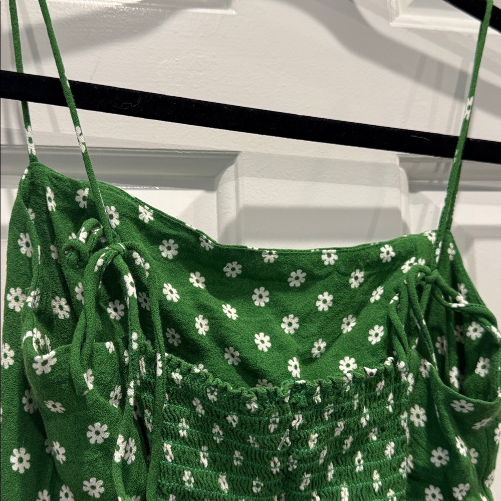 Reformation Meyer Top Hannah print, green and white daisy floral pattern size 2 - Picture 5 of 8
